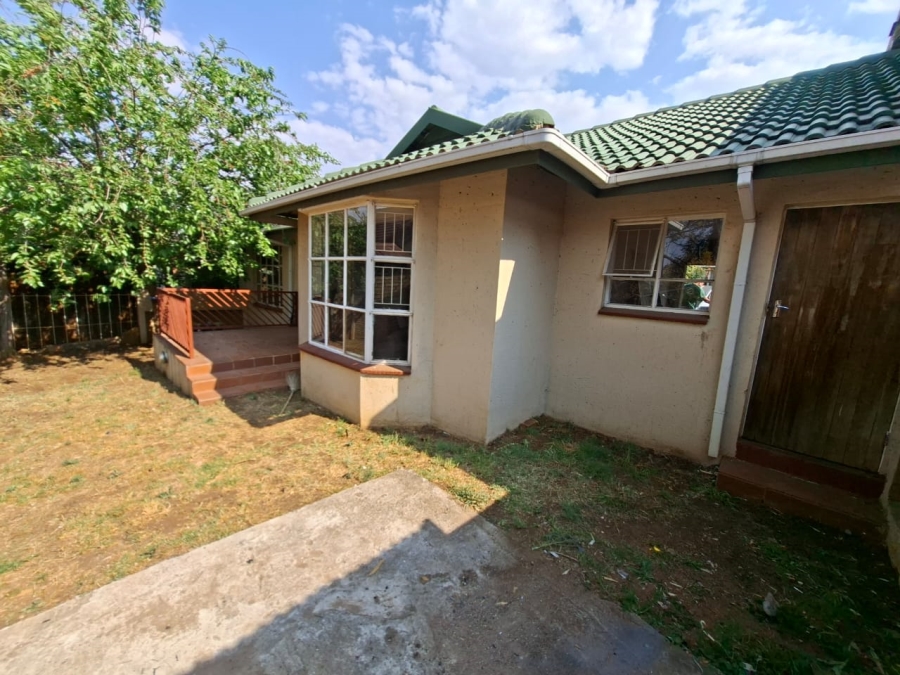 3 Bedroom Property for Sale in Geelhoutpark North West